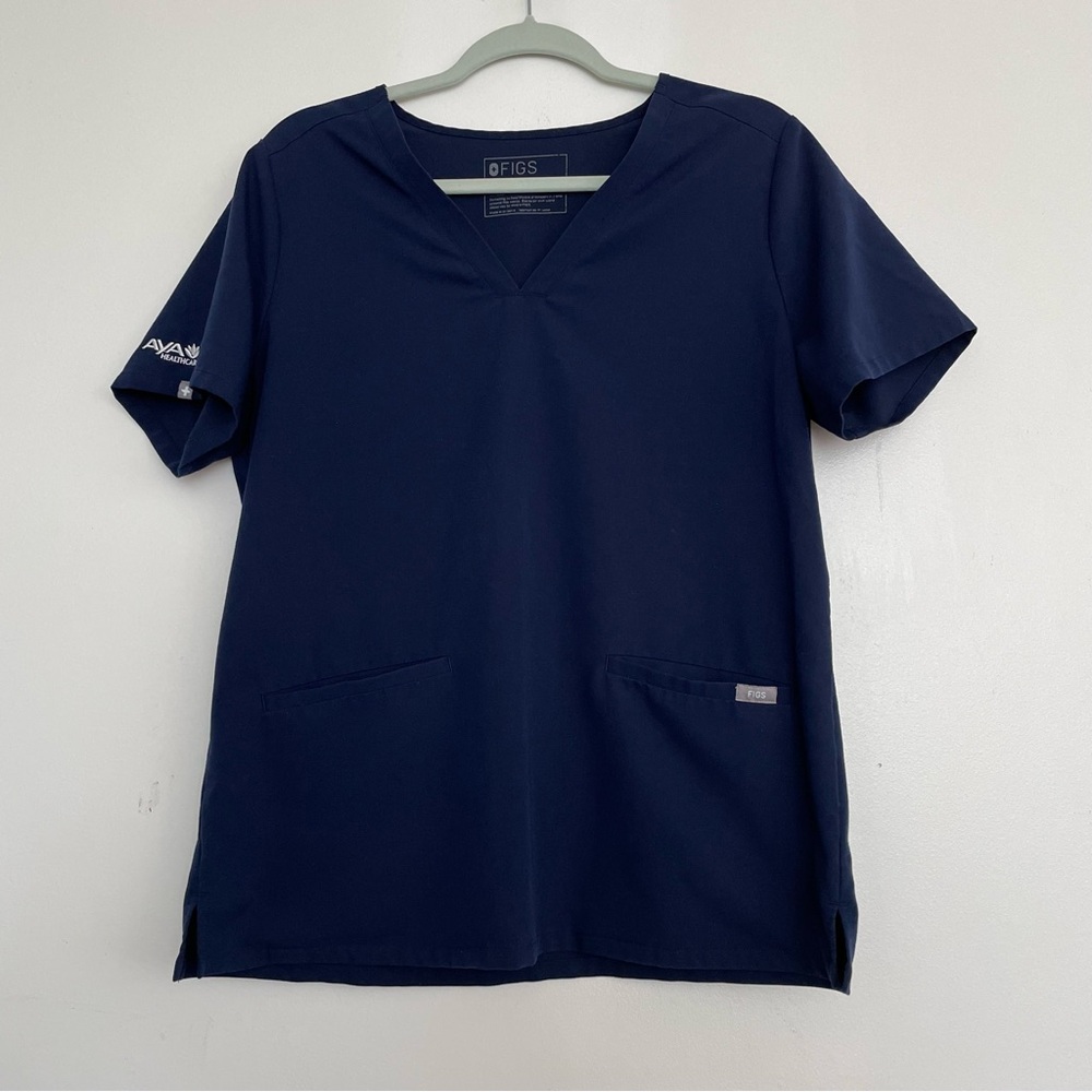 Women’s FIGS Casma Three-Pocket Scrub Top Aya Healthcare Embroidery Navy Size L